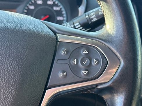 Used 2023 Chevrolet Traverse LT image 30