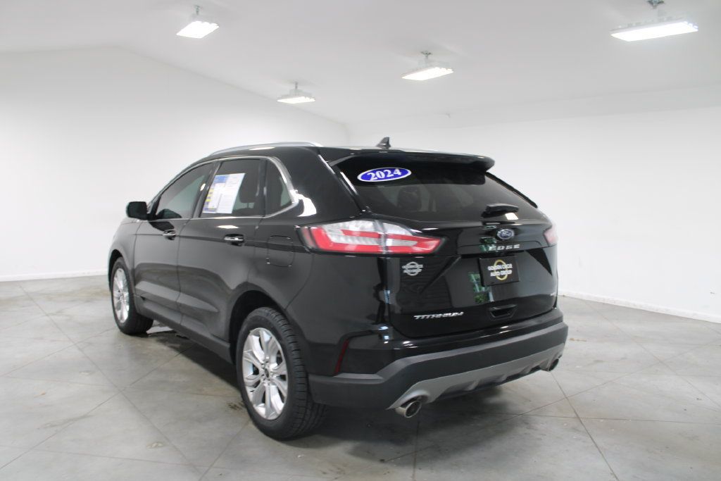 Used 2024 Ford Edge Titanium AWD/4WD image 7