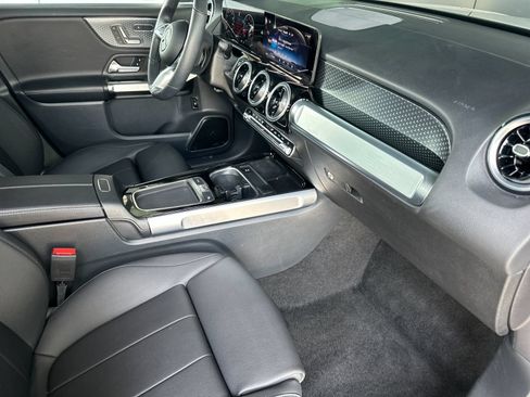 Used 2026 Mercedes-Benz GLB 250 4MATIC image 16