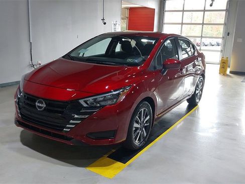 Used 2025 Nissan Versa SV w/ Trunk Package FWD image 18