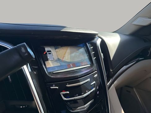 Used 2019 Cadillac Escalade Premium Luxury image 39