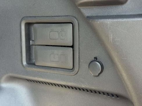 Used 2024 Chevrolet Equinox RS w/ RS Leather Package image 9