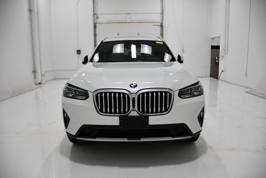 Used 2022 BMW X3 xDrive30i w/ Convenience Package AWD/4WD image 2