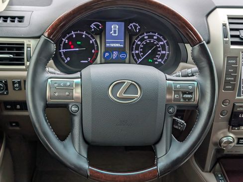 Used 2017 Lexus GX 460 image 12