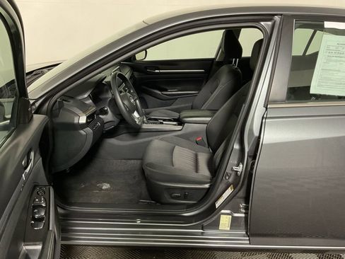 Used 2023 Nissan Altima 2.5 SV FWD image 19