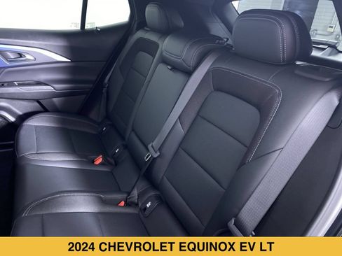 Certified 2024 Chevrolet Equinox EV LT FWD image 12