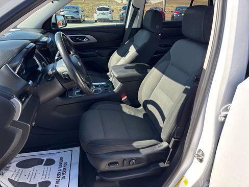 Used 2018 Chevrolet Traverse LT image 18