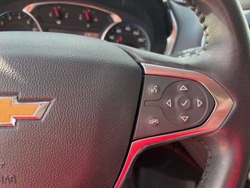 Used 2020 Chevrolet Traverse Premier FWD image 21
