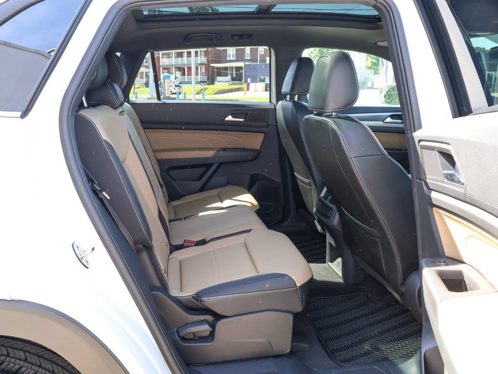 Used 2023 Volkswagen Atlas Cross Sport SE w/ Panoramic Sunroof Package FWD image 29