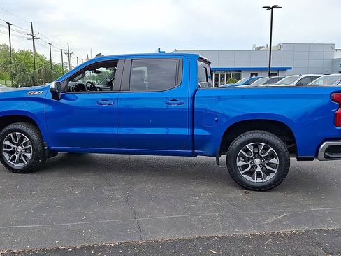 Certified 2022 Chevrolet Silverado 1500 LT w/ Z71 Off-Road Package AWD/4WD image 8