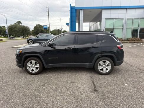 Used 2022 Jeep Compass Latitude w/ Convenience Group FWD image 9