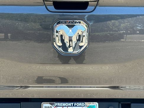 Used 2022 RAM 1500 Laramie AWD/4WD image 46