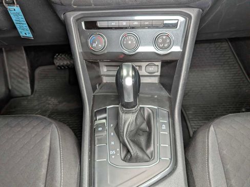 Used 2018 Volkswagen Tiguan S image 19