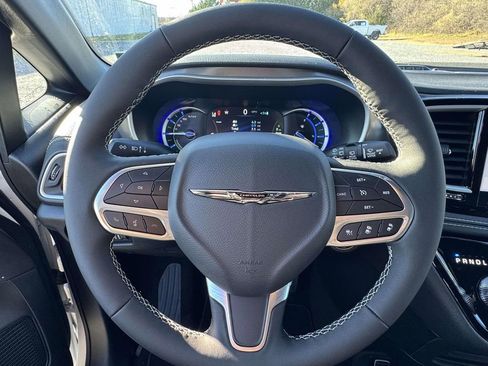 New 2026 Chrysler Pacifica Select image 17