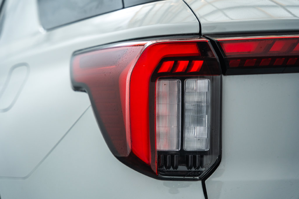 New 2027 Ford Explorer ST-Line AWD/4WD image 8