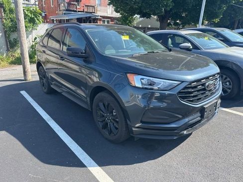 Used 2023 Ford Edge SE w/ Black Appearance Package AWD/4WD image 3