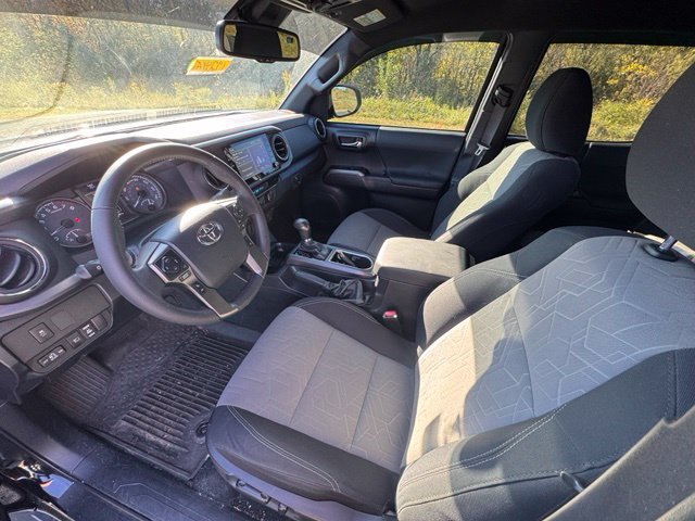 Certified 2023 Toyota Tacoma TRD Off-Road AWD/4WD image 14