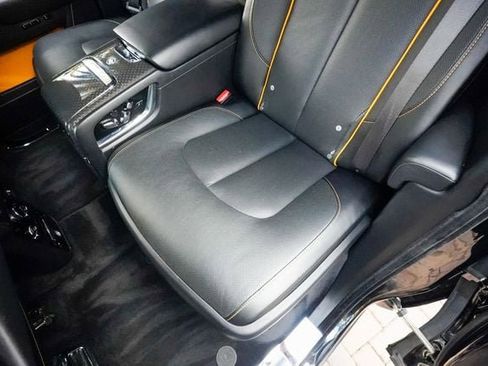 Used 2020 Rolls-Royce Cullinan Black Badge image 73