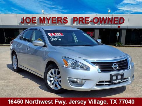 Used 2013 Nissan Altima 2.5 S FWD image 1