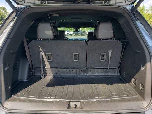 Used 2023 Chevrolet Traverse RS w/ LPO, Floor Liner Package FWD image 10
