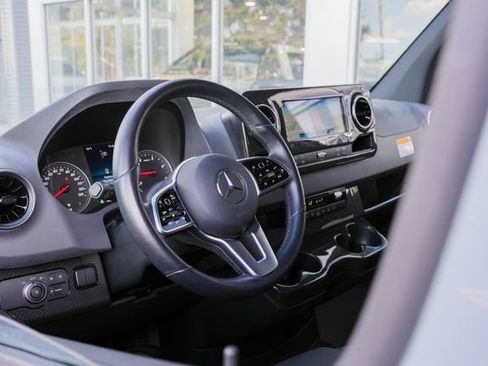 Used 2021 Mercedes-Benz Sprinter 2500 image 26