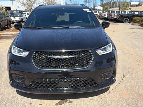 New 2026 Chrysler Pacifica Select w/ S Appearance Package FWD image 3