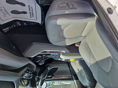 Used 2021 Toyota Highlander Platinum image 13