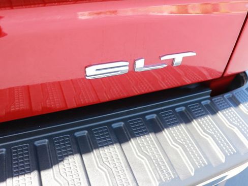 Used 2022 GMC Sierra 1500 SLT w/ SLT Premium Package AWD/4WD image 6