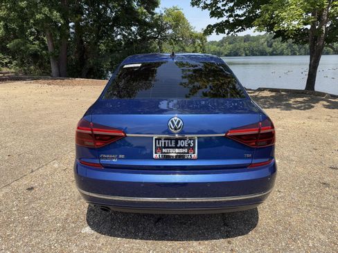 Used 2017 Volkswagen Passat 1.8T SE FWD image 4
