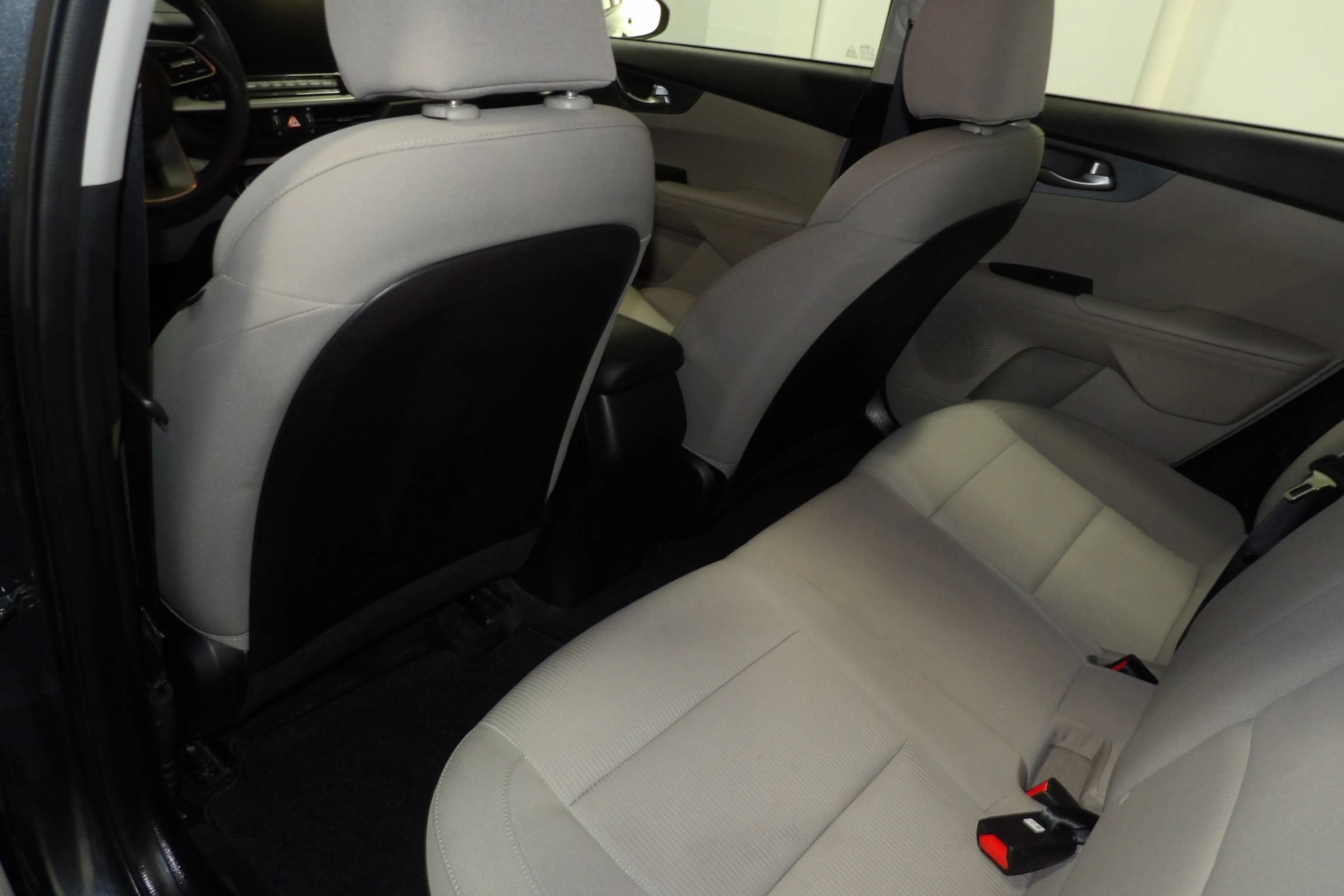 Used 2021 Kia Forte LXS FWD image 10