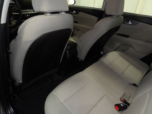 Used 2021 Kia Forte LXS FWD image 10