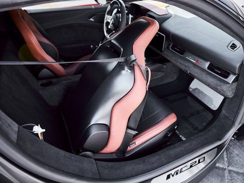 Used 2023 Maserati MC20 Coupe RWD image 44