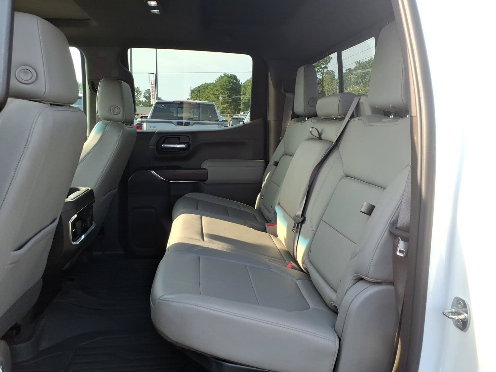 Used 2022 GMC Sierra 1500 SLT w/ SLT Premium Plus Package AWD/4WD image 24