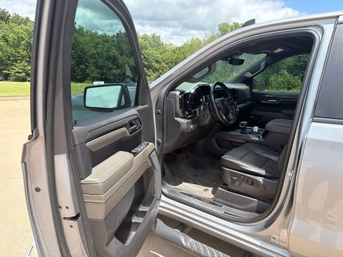 Used 2023 Chevrolet Silverado 1500 ZR2 w/ Technology Package AWD/4WD image 17