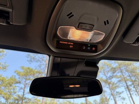 Used 2025 Buick Envista Sport Touring image 25