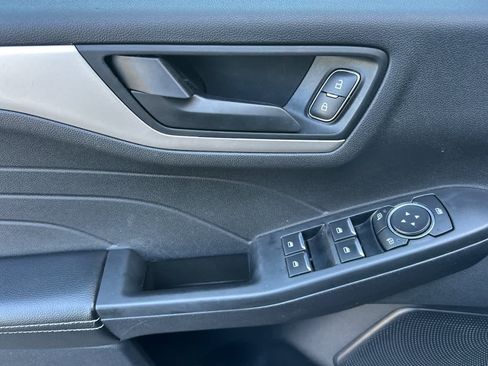 Used 2022 Ford Escape SE AWD/4WD image 13