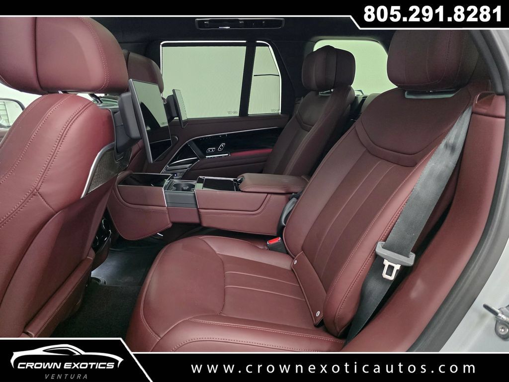 Used 2025 Land Rover Range Rover Autobiography AWD/4WD image 23