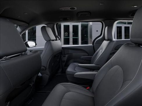 New 2027 Chrysler Pacifica Select FWD image 23