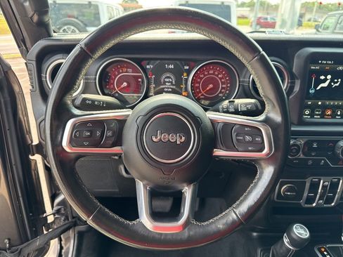 Used 2018 Jeep Wrangler Unlimited Sahara AWD/4WD image 47