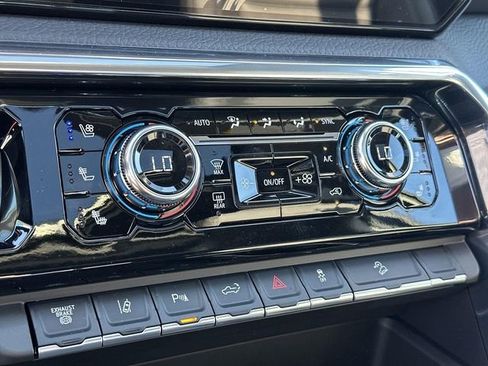 New 2026 GMC Sierra 2500 Denali w/ Denali Reserve Package image 13