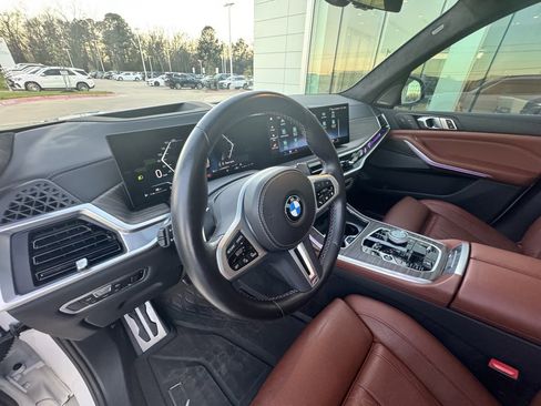 Used 2023 BMW X7 M60i w/ Executive Package image 12