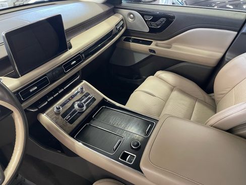Used 2020 Lincoln Aviator Reserve w/ Equipment Group 202A AWD/4WD image 28