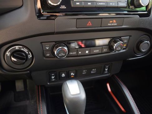 Used 2023 Nissan Frontier PRO-4X w/ Pro-4X Premium Package AWD/4WD image 17