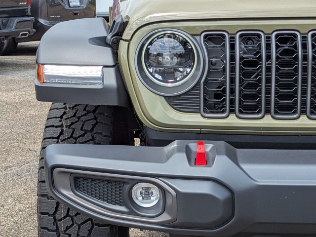 New 2026 Jeep Gladiator Rubicon w/ Steel Power Dome Hood Package AWD/4WD image 10