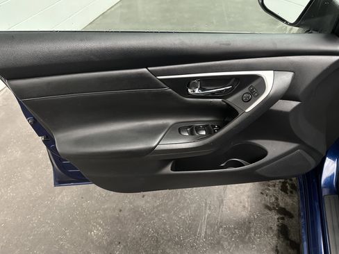 Used 2018 Nissan Altima 2.5 SR image 15