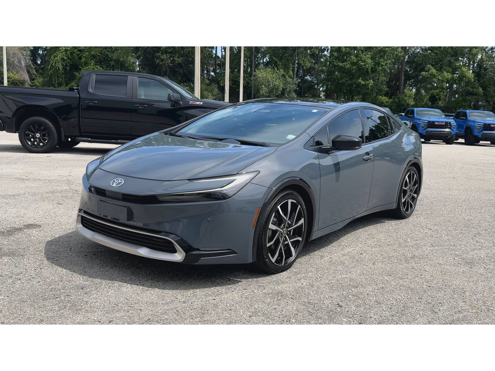 Used 2025 Toyota Prius Plug-In Hybrid FWD image 4