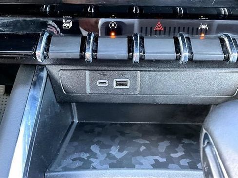 Used 2023 GMC Canyon AT4 w/ Technology Package AWD/4WD image 25