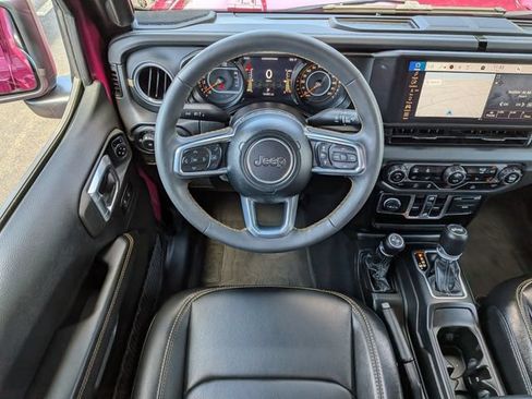 Certified 2024 Jeep Wrangler Unlimited Sahara w/ Technology Group AWD/4WD image 14