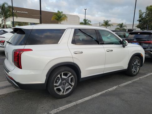 Used 2023 Hyundai Palisade SEL w/ Cargo Package image 4
