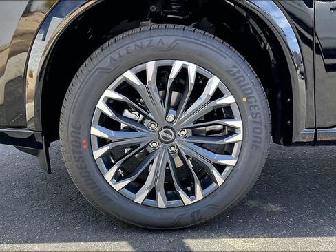 New 2026 Nissan Rogue Platinum image 9